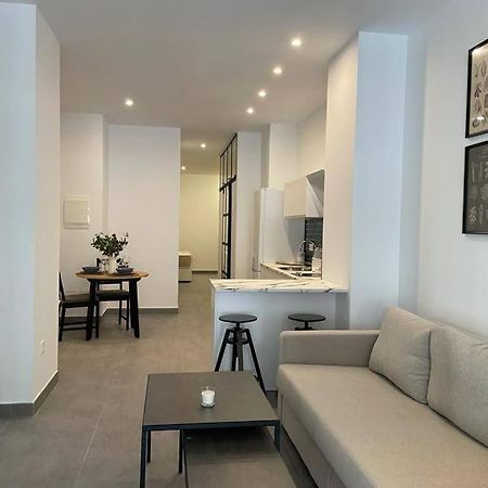 Complejo Pinta18 At1, At2 Y At3 Apartment Seville Exterior photo
