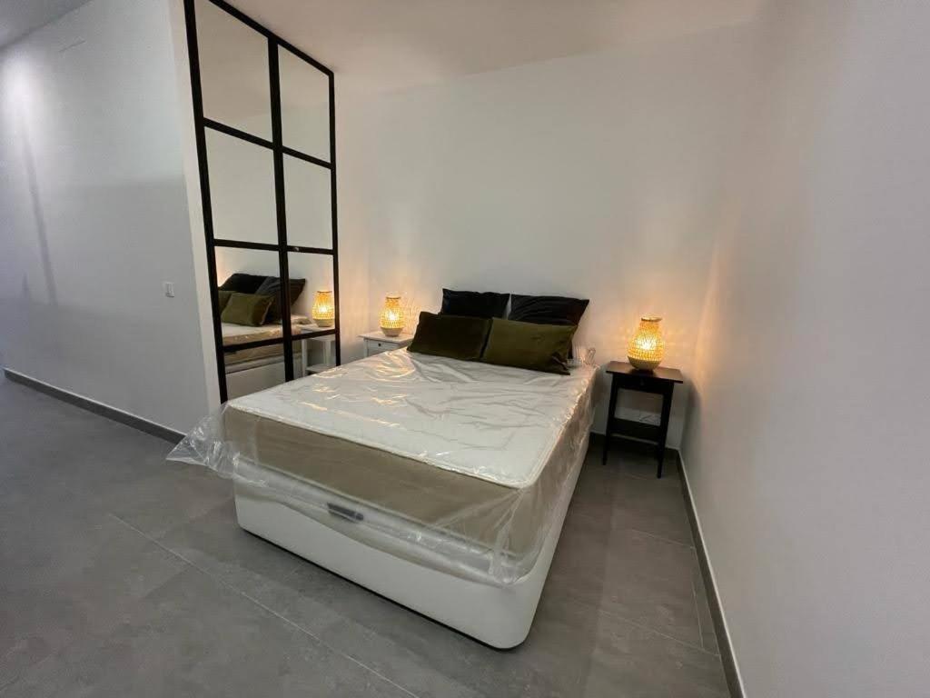 Complejo Pinta18 At1, At2 Y At3 Apartment Seville Exterior photo