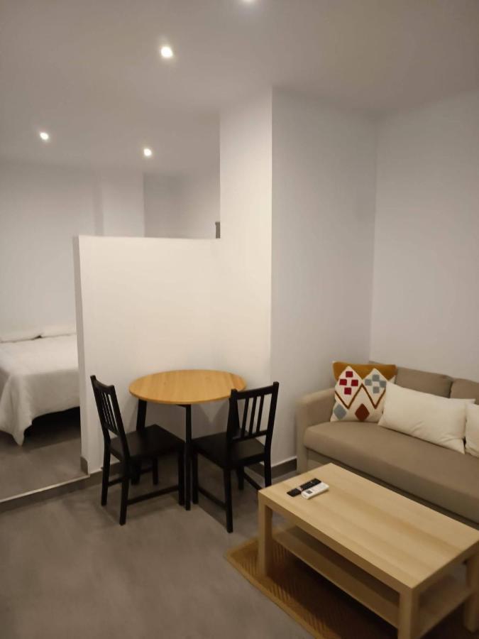 Complejo Pinta18 At1, At2 Y At3 Apartment Seville Exterior photo